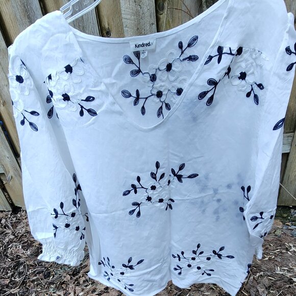 Kindred Tops - Gorgeous Women's XL Anthropologie Kindred Embroidered White Blue Cotton top